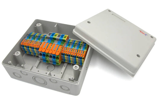 Wiska 10111966 818CUR/L 215 x 200 x 95mm Polycarbonate Consumer Unit Relocation Kit Light Grey IP65