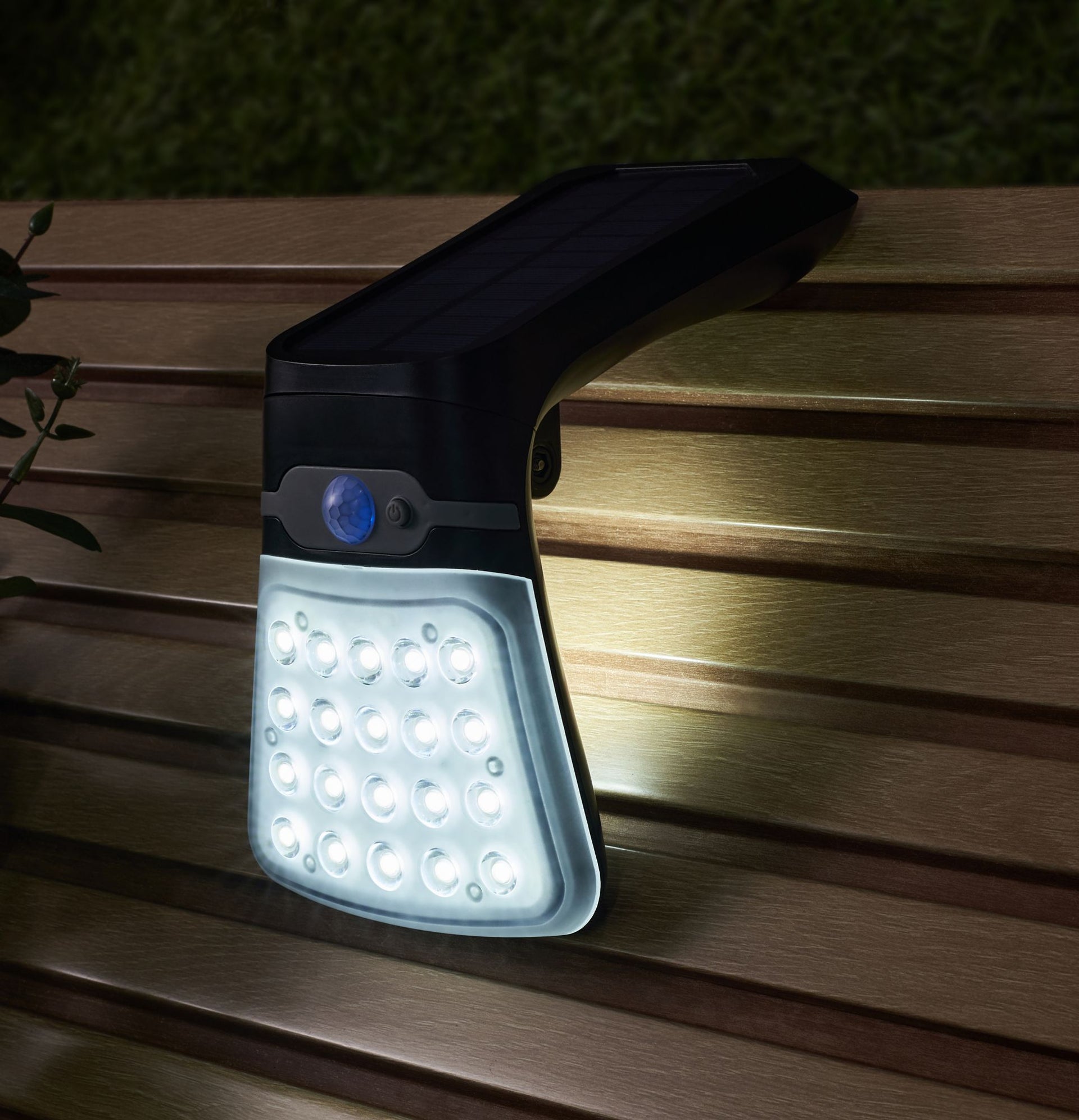 Forum ZN-42055 Blackhall 3.5W LED Solar Wall Light with Photocell and PIR 6500K Black