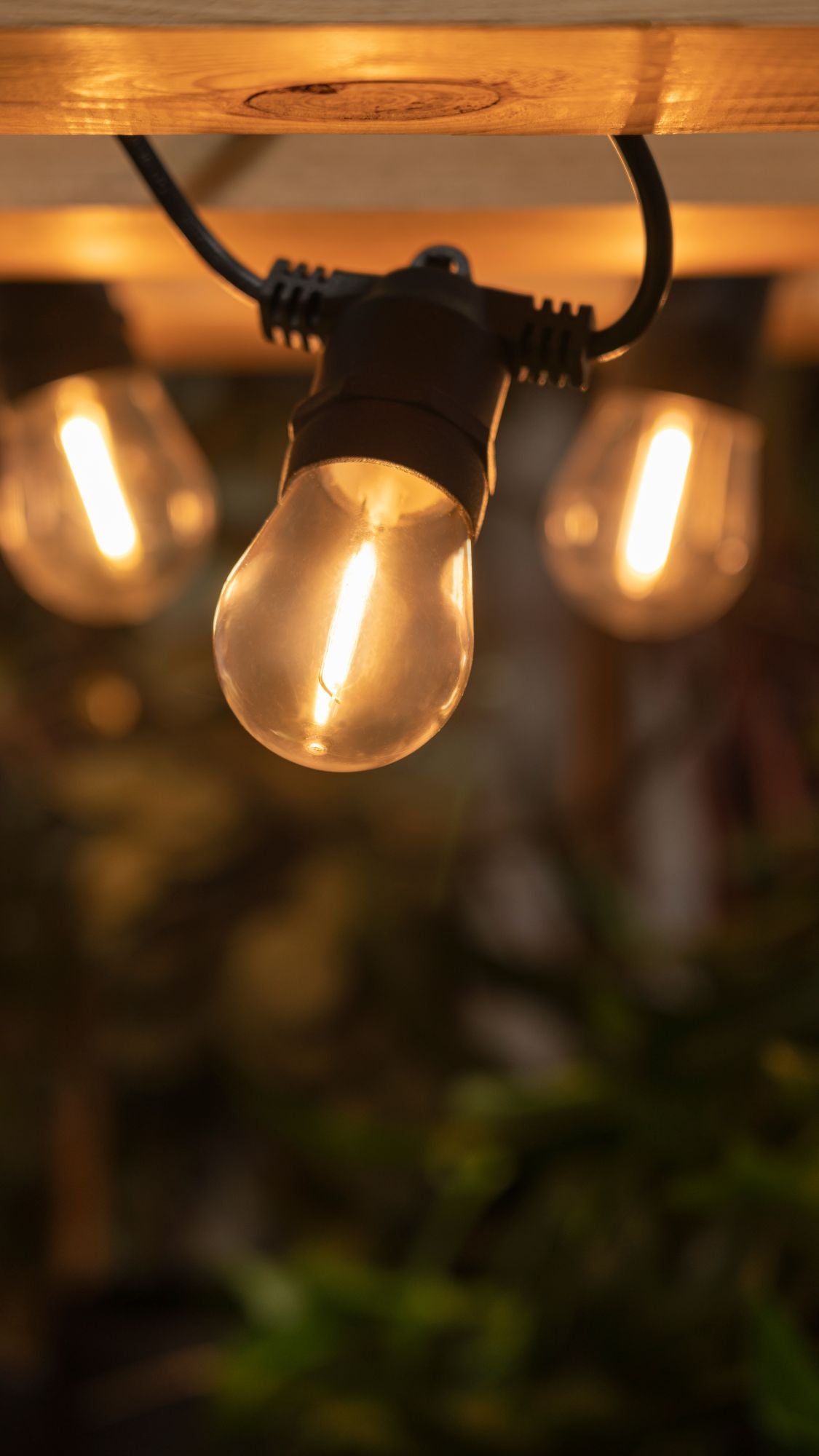 Forum ZN-42229 Wye 10 x 5W LED Solar Festoon 1m 2700K IP44 Black