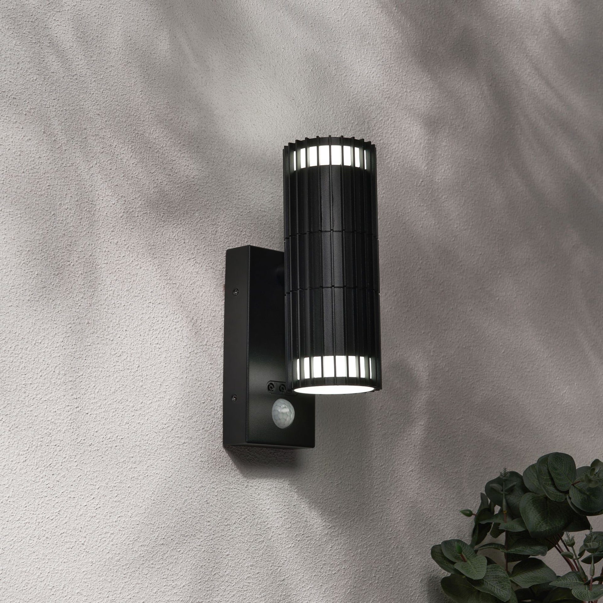 Forum ZN-44263-BLK Muto 2 x GU10 Up / Down Light with PIR IP65 Black
