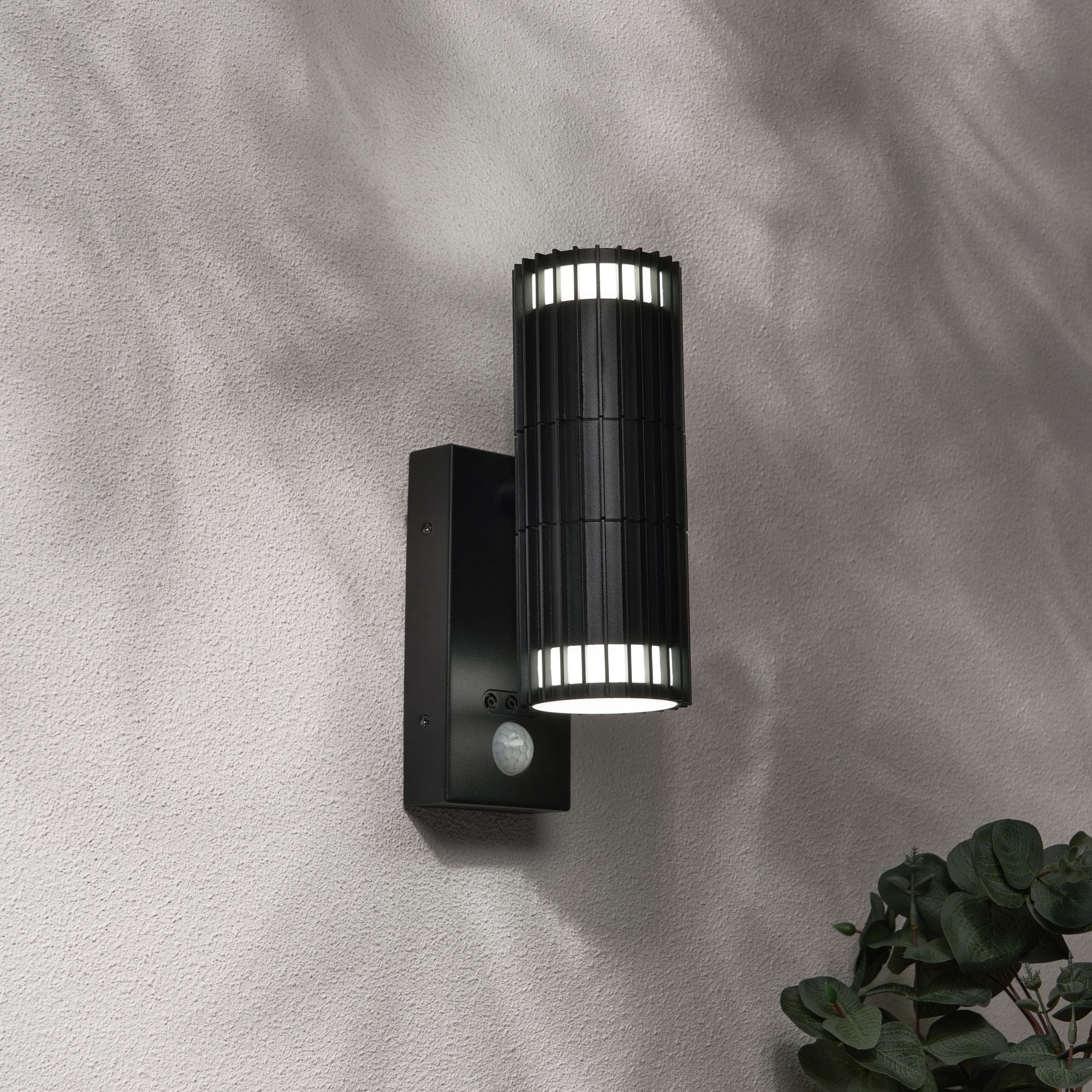 Forum ZN-44263-BLK Muto 2 x GU10 Up / Down Light with PIR IP65 Black
