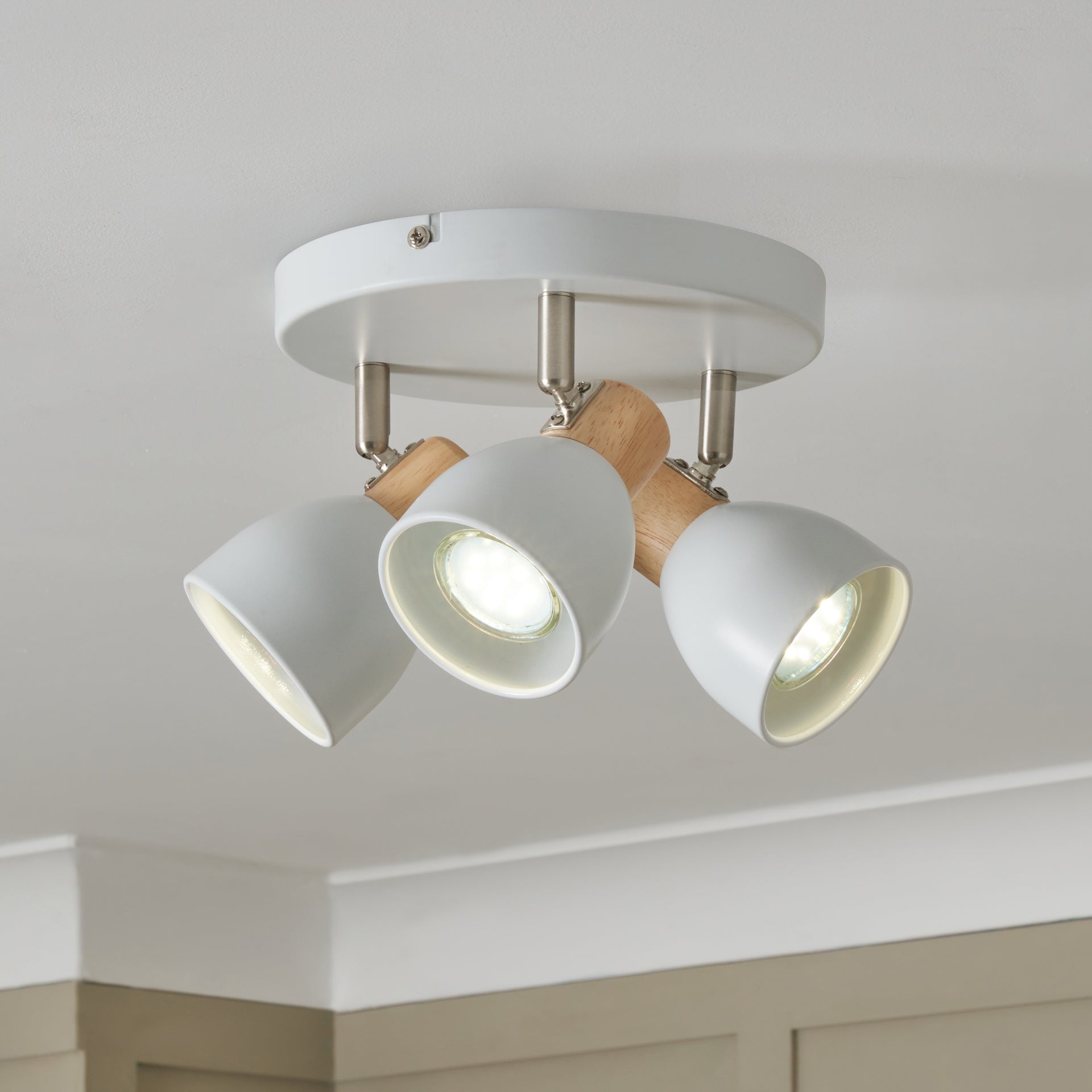 Forum INL-35989-WHT Oliver 3 x GU10 Contemporary Plate Bar Spotlight IP20 White & Oak