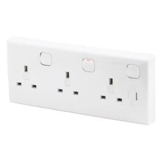 Niglon CS13T 2- 3 Gang 13A Switched Convertor Socket White Moulded