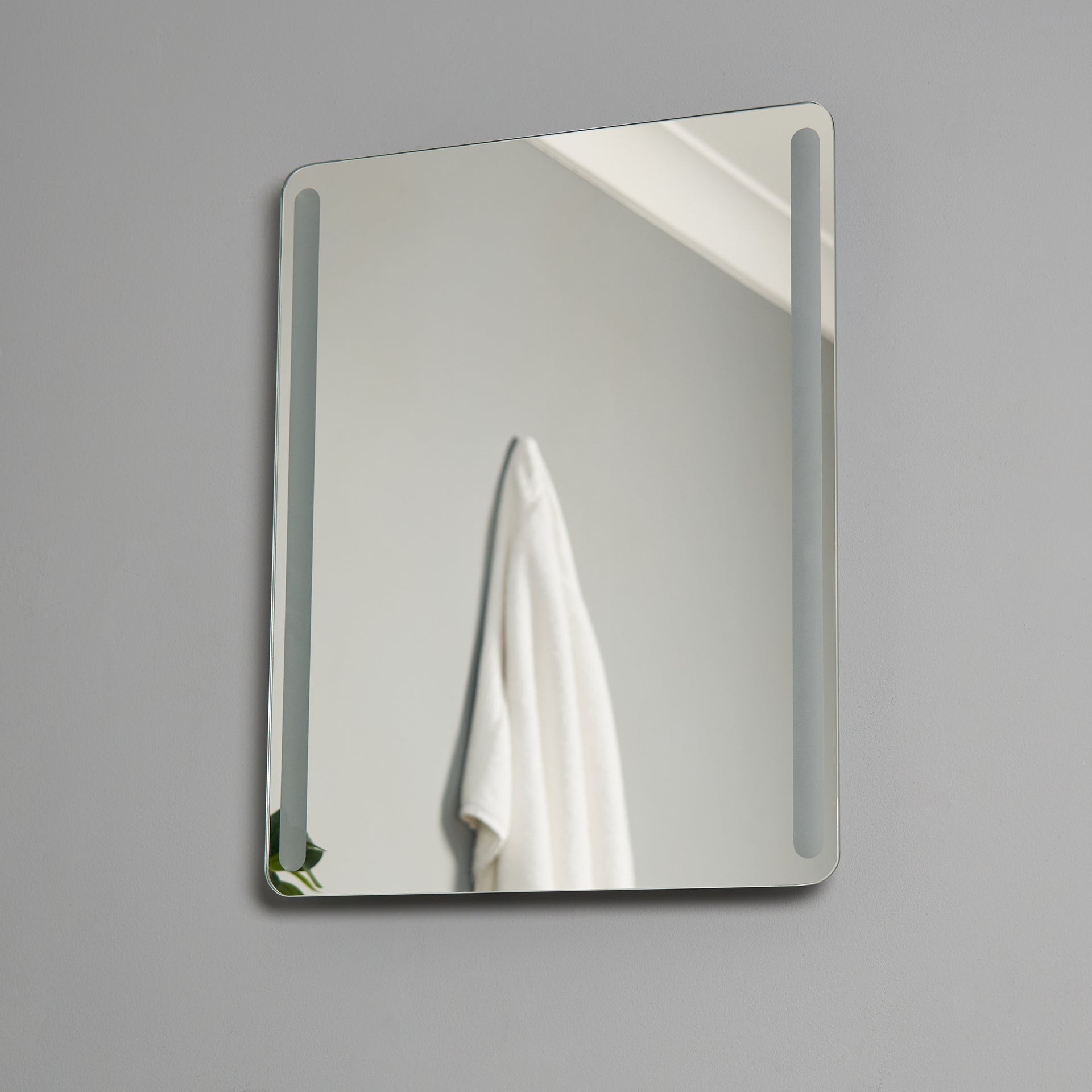 Forum SPA-34035 Ecti 12W LED Illuminated Mirror 5000K IP44 Chrome