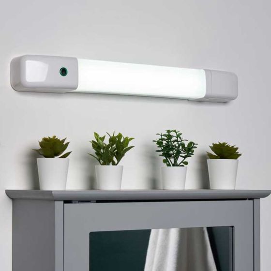 Forum SPA-45612-MWHT 10W CCT Dimmable LED Shaverlight IP44 Matt White