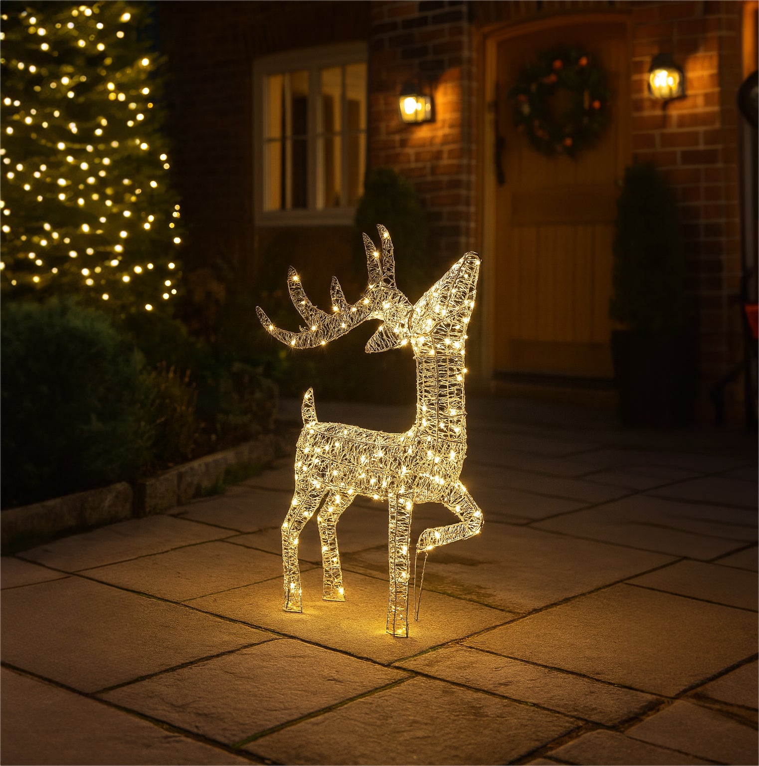 Xmas Haus XH10082 60cm 200 LED Floor-Standing Silver LED Festive Deer Warmwhite IP44