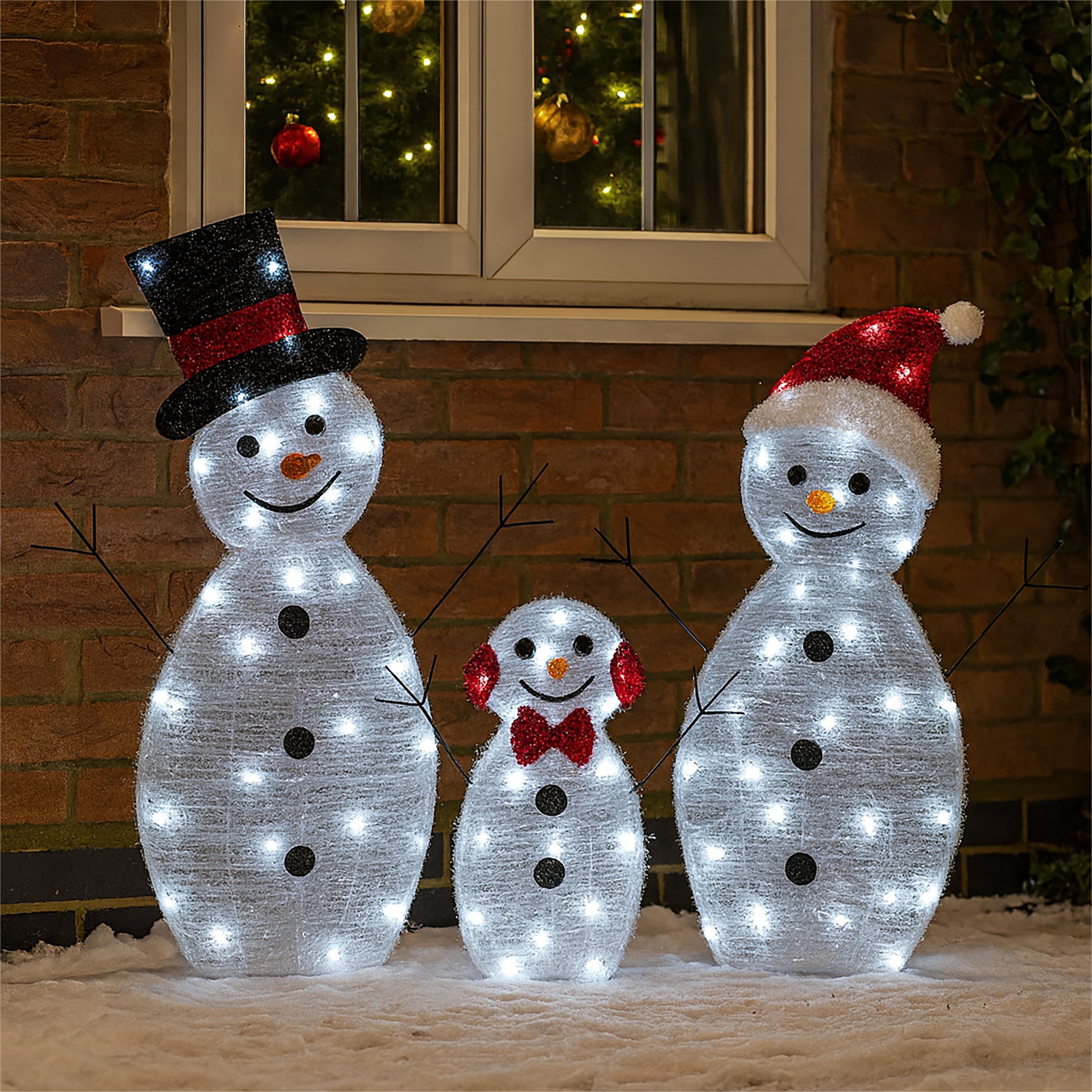 Xmas Haus XH10096 80 LED Set of 3 Festive Snowmen with Timer