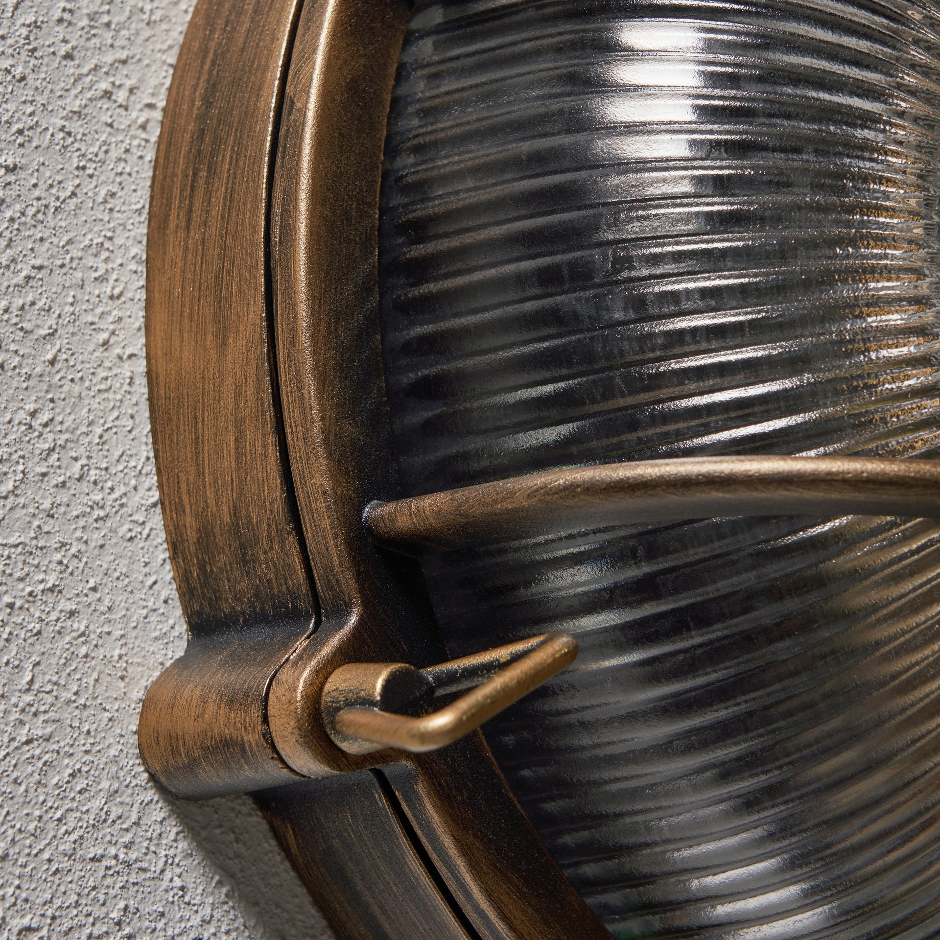 Forum ZN-44231-GLD Gali E27 Caged Bulkhead IP44 Gold