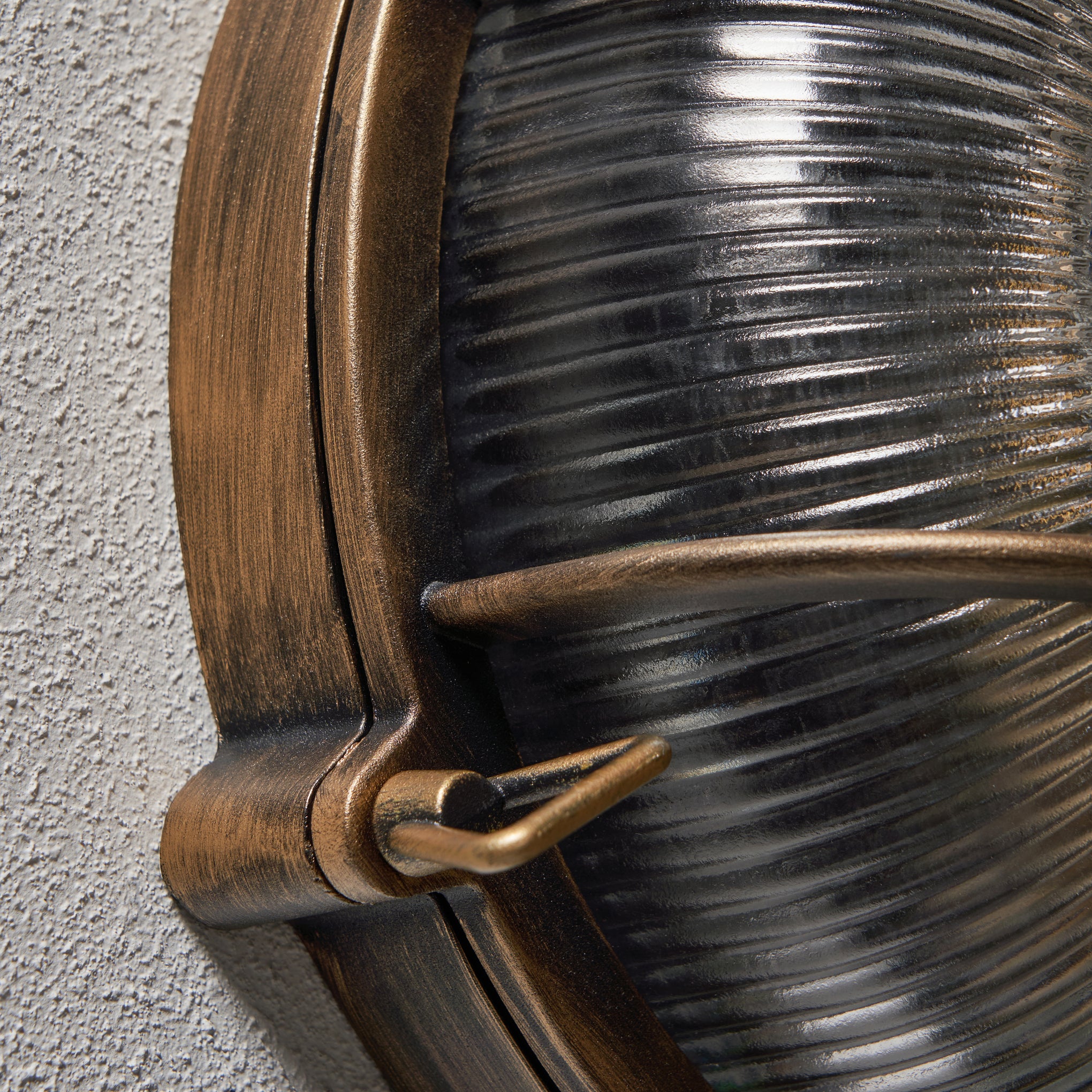 Forum ZN-44231-GLD Gali E27 Caged Bulkhead IP44 Gold