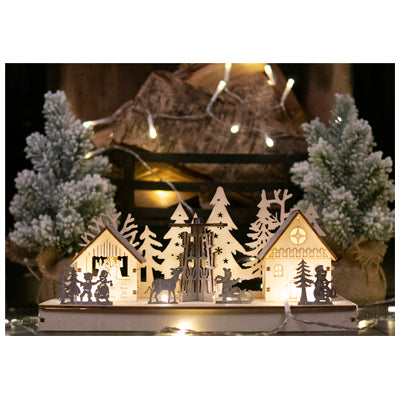 St Helens Home and Garden GH906 28cm LED Wooden Festive Scene (Battery Operated)
