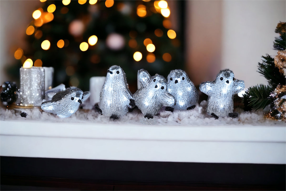 Xmas Haus GH9067 40 LED Set of 5 Acrylic Outdoor / Indoor LED Penguins White IP44 (Battery Operated)