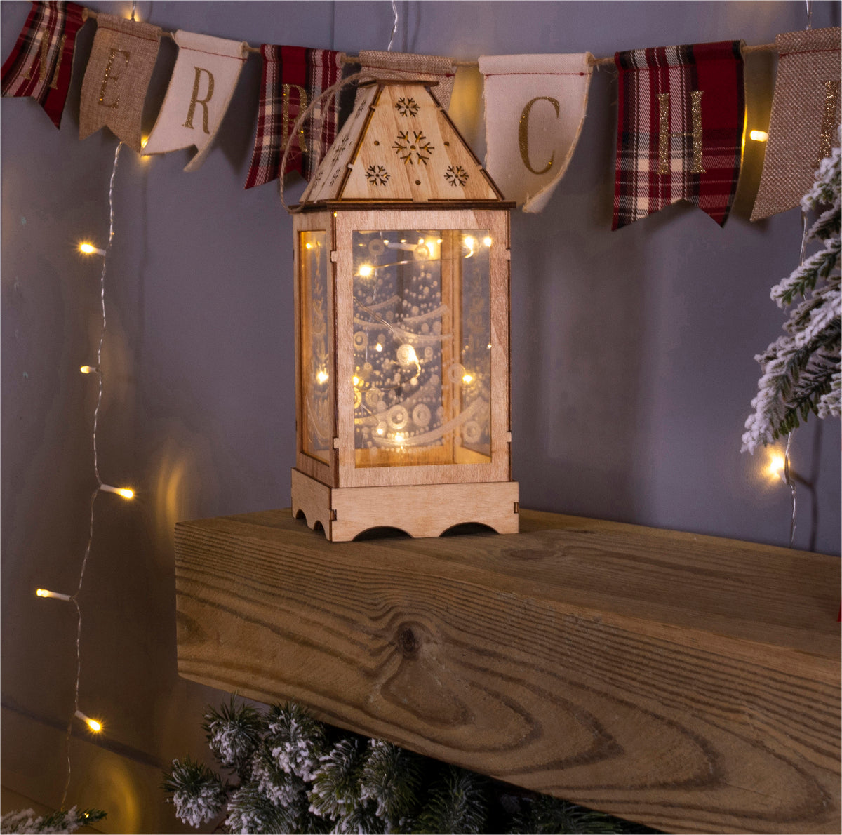 St Helens Home and Garden GH972 27cm LED Wooden Pre-Lit Christmas Lantern (Battery Operated)