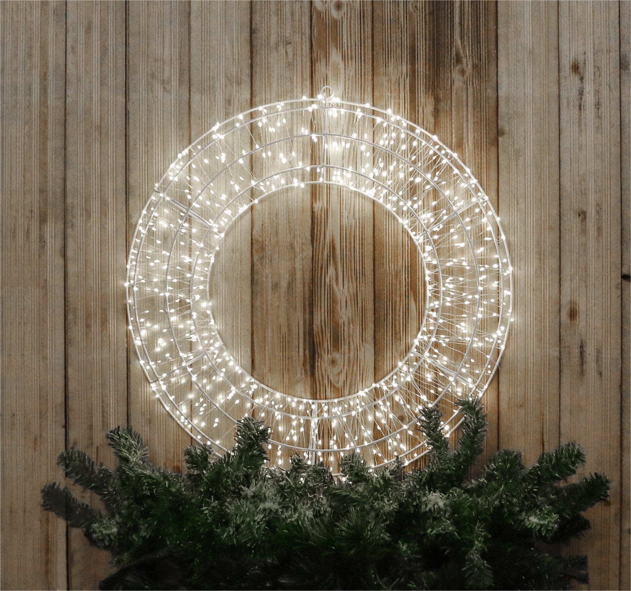 Xmas Haus XH10032 50cm 720 LED Pre Lit Micro LED Wreath with Timer Coolwhite IP44
